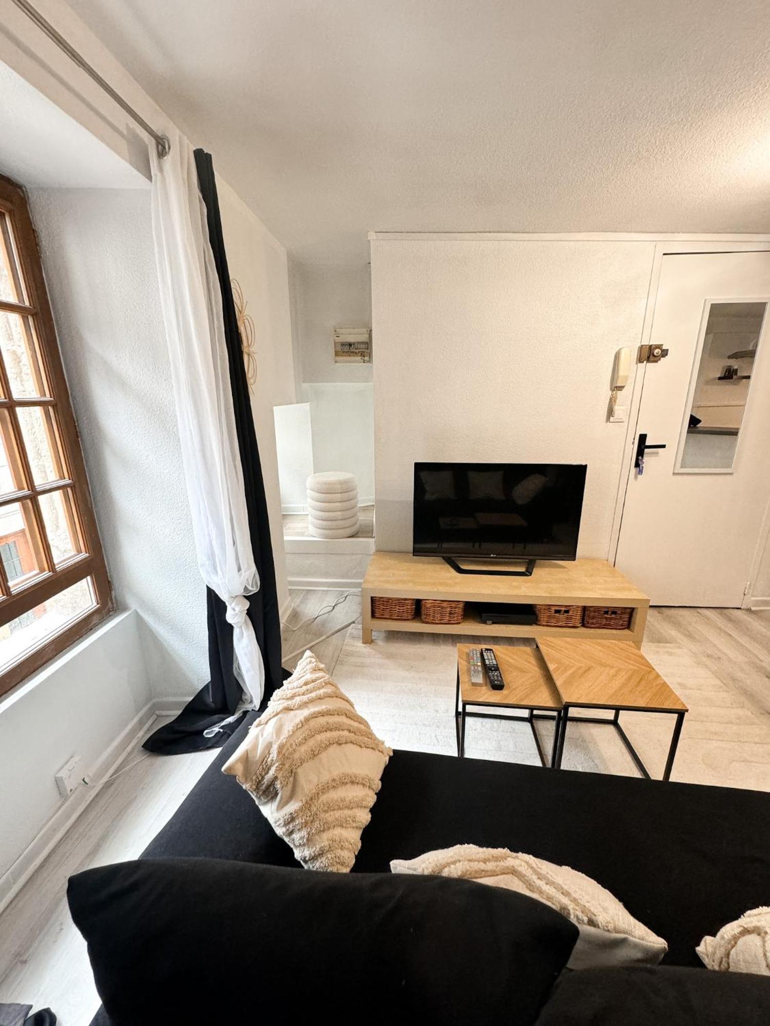Appartement Cosy En Hyper-Centre Μπριβ-λα-Γκαγιάρντ Εξωτερικό φωτογραφία